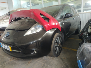 Nissan leaf 